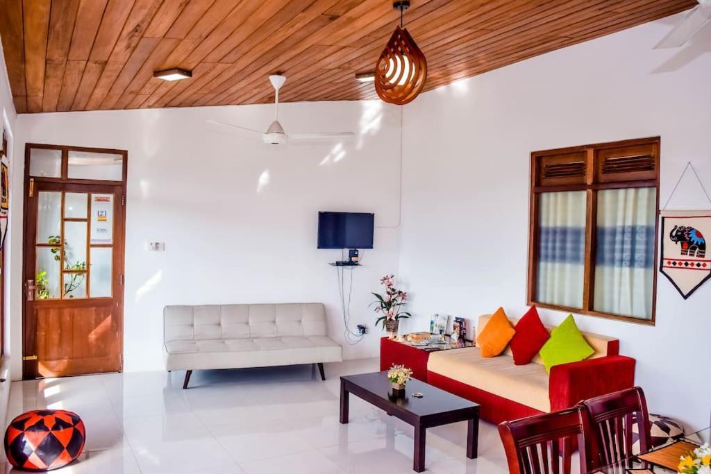 Saru Holiday Apartment - Upto 6 Guests Kandy Ngoại thất bức ảnh